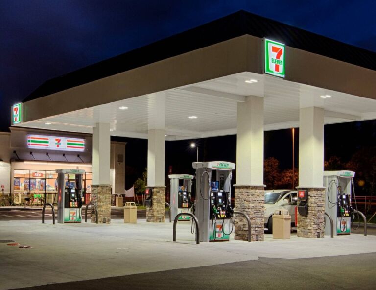 7 Eleven fuel gas pump convenience store 24 hour 768x592