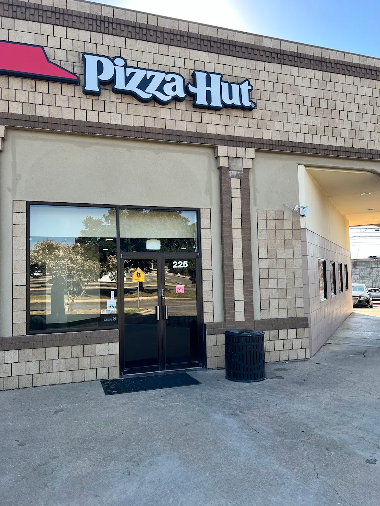 PizzaHutWellsBranch
